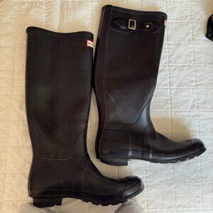 Hunter boots dark purple